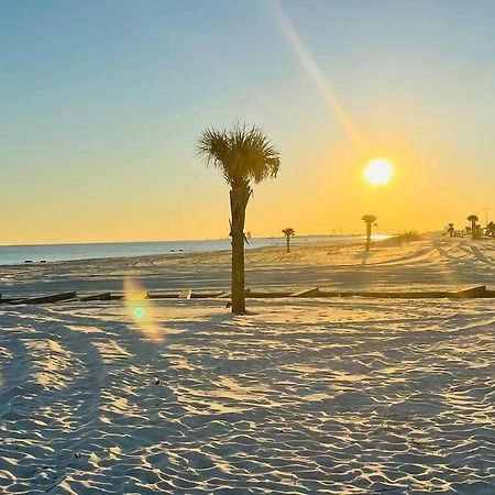 Feels Like Home Escape, 1/2 Mile To Beach Gulfport Extérieur photo