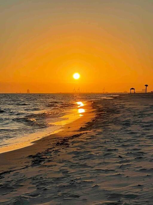 Feels Like Home Escape, 1/2 Mile To Beach Gulfport Extérieur photo