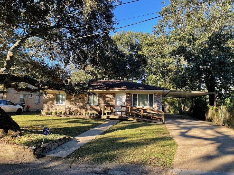 Feels Like Home Escape, 1/2 Mile To Beach Gulfport Extérieur photo